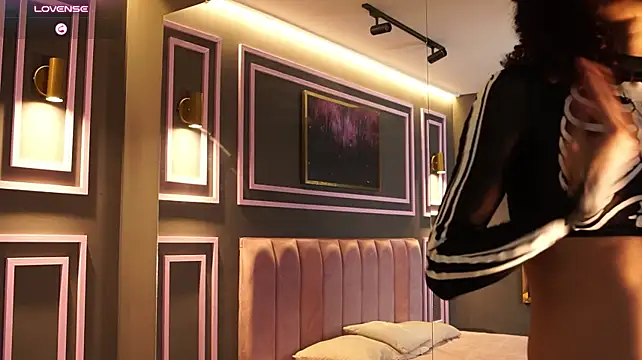 SeleneMous' Live XXX Chat