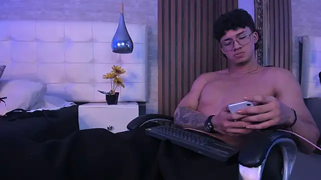 Axxel_Muscle লাইভ XXX চ্যাট