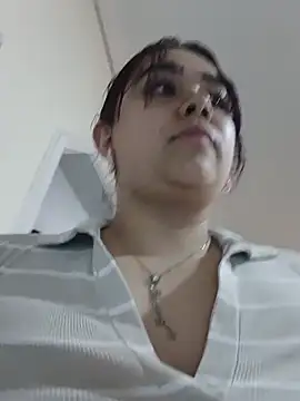 צ'אט XXX בשידור חי של Alicee_Sw