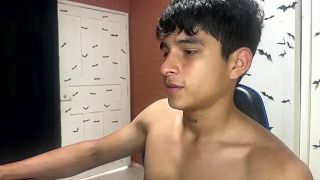 Chat +18 de nicockzilla ao vivo