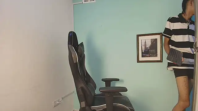 Drake_cum23's Live XXX Chat