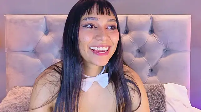 Chat +18 de MillaJames_ ao vivo