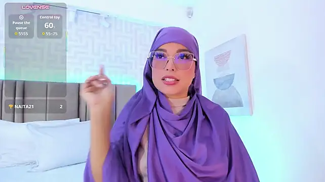 naishaa_'s Live XXX Chat