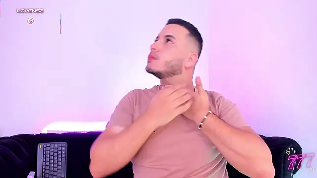 Chat XXX en directo de Axel_grey_
