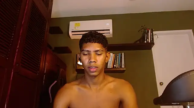 skiper_monstercock Adlı Modelin Canlı XXX Sohbeti
