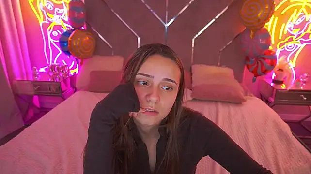 Онлайн чат XXX TinyNatalie