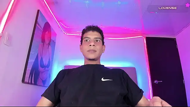 Ethan_Boyy Chat XXX in diretta