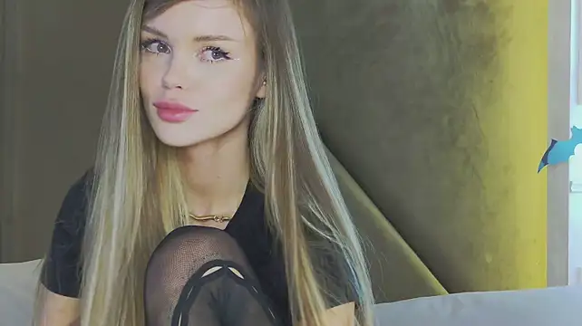 MarilynNova Chat XXX live