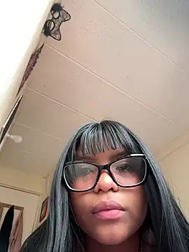Chatroom XXX en direct de Hinaa_XXX