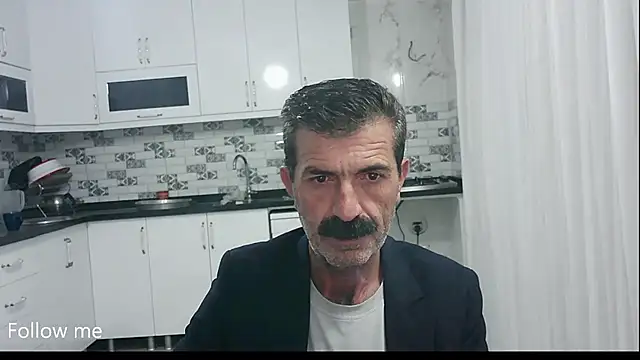 צ'אט XXX בשידור חי של kobratrk21