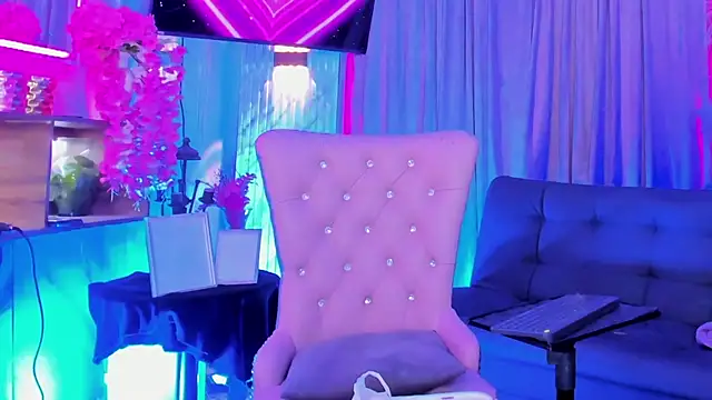 Živý XXX chat Queens_Wonders_Blonders
