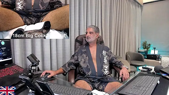 แชท XXX สดของ OnlineBossUK