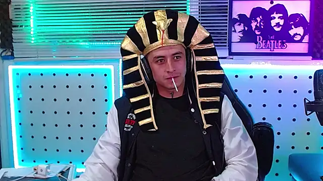 XXX chat uživo modela Godofcumxxx