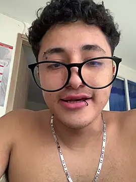 Adonibaskerville4 라이브 XXX 채팅