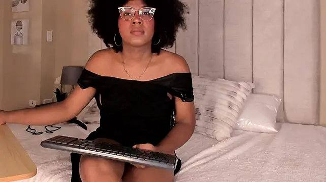 CataleyaMoon_'s Webcam Show