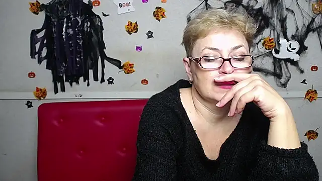 EmiliaGreeのライブXXXチャット
