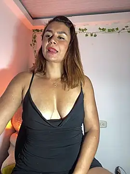 Milf_Luna_ XXX чат на живо