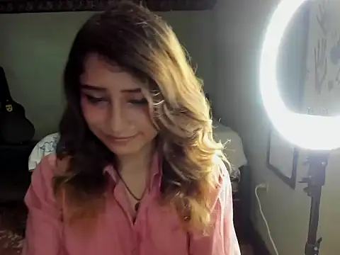 AnnieLorin Chat XXX in diretta