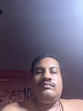 XXX chat uživo modela Saxymood1111