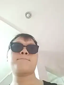 jineyy 即時 XXX 聊天