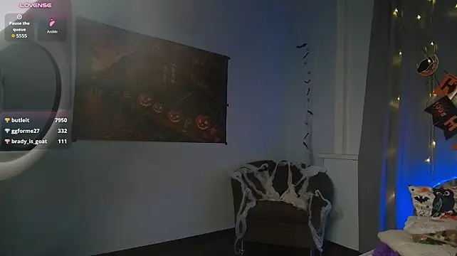 XXX chat uživo modela LunarisCrit