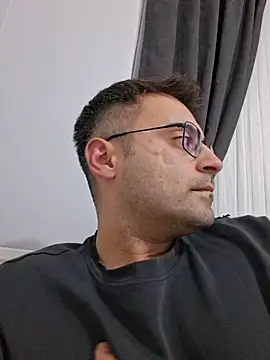 Chat XXX en directo de HugeTurkishCock