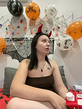 nahida77 XXX чат на живо