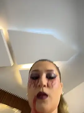 IsabelleMilan: απευθείας συνομιλία ΧΧΧ