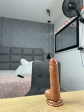 emilyy_r's Live XXX Chat