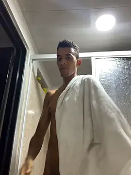 KreamKn Live XXX chat