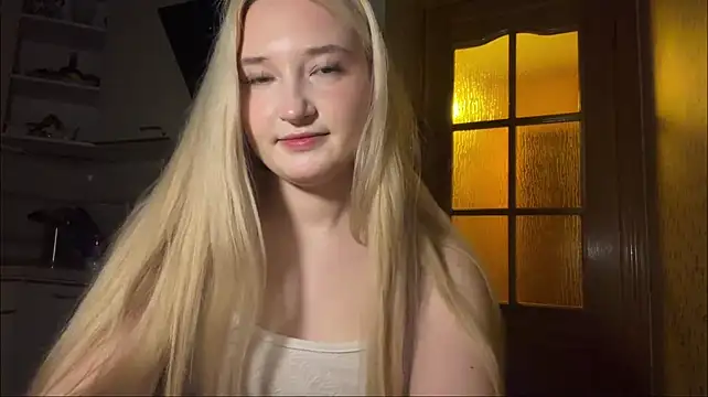 KinyKim Chat XXX live