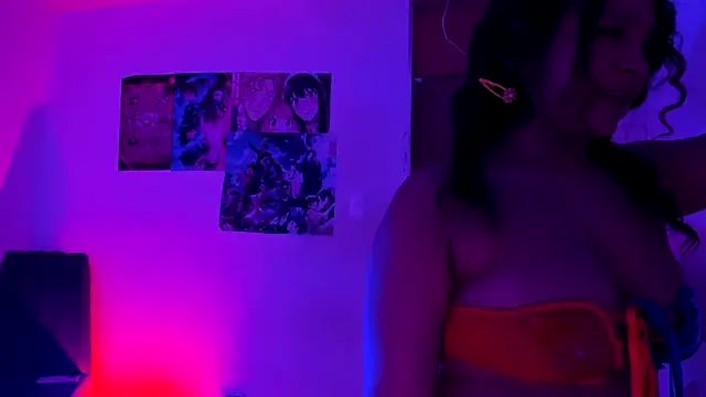 Czat XXX na żywo – Emily_Coper18