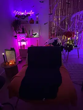 Онлайн чат XXX Miss_Lucifer6