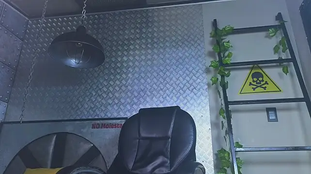 XXX chat uživo modela Jeey_Bee