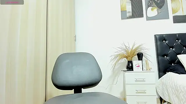 XXX chat uživo modela Sebastian-Dash