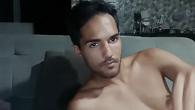 LittleAnniesz webcam show