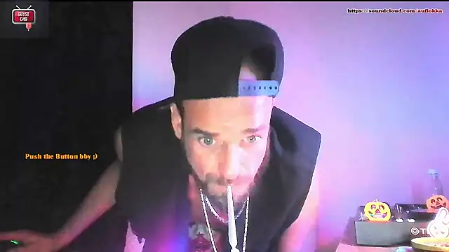 Guyst049's Live XXX Chat