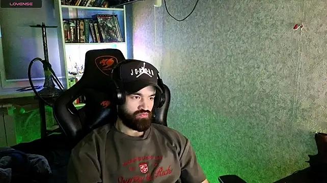 _Serious_Man Chat XXX live