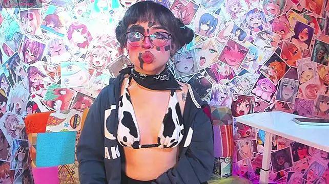 Czat XXX na żywo – Mini_Rouse
