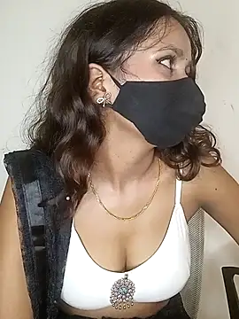 Priya_strip1のライブXXXチャット