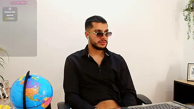 AmadeoWild Chat XXX live