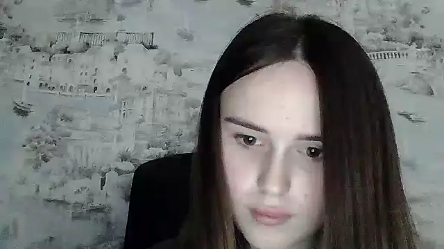 SweetLoraa: онлайн-секс-чат
