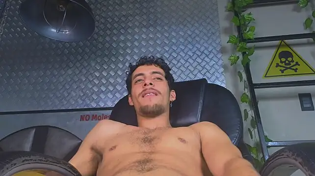 Chatroom XXX en direct de Jeey_Bee