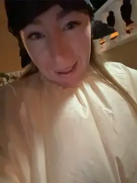 ChristinaSiemone Chat XXX in diretta