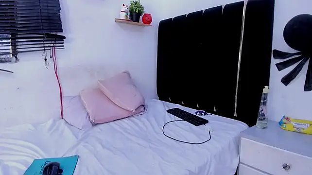angel_boy02 Adlı Modelin Canlı XXX Sohbeti