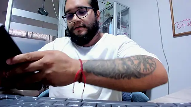 VINCEDMAGLIOO Chat XXX in diretta