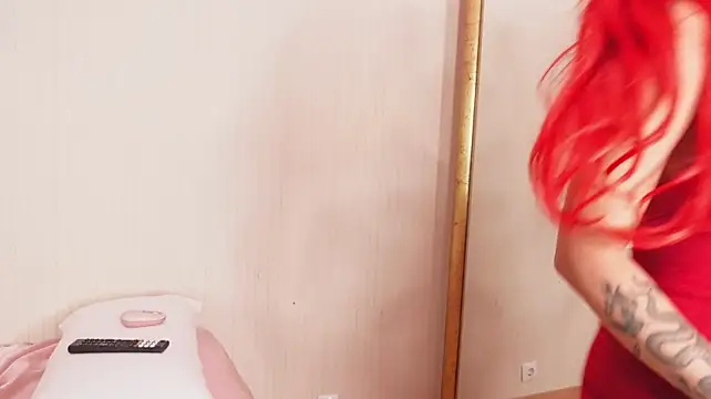 MiaBlondiee's Live XXX Chat