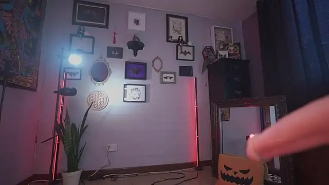 insania_9999_'s Live XXX Chat