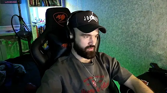 _Serious_Man live XXX chat