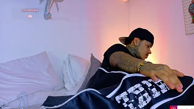 JordanSmiith_ Adlı Modelin Canlı XXX Sohbeti